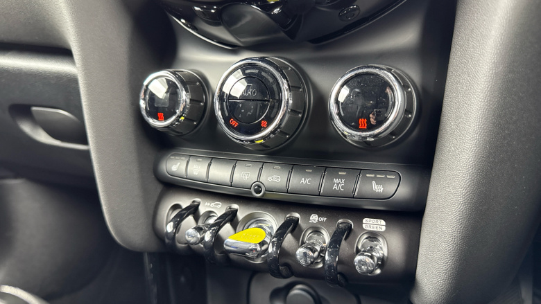 MINI Hatchback 135kW Cooper S Level 2 33kWh 3dr Auto Electric Hatchback